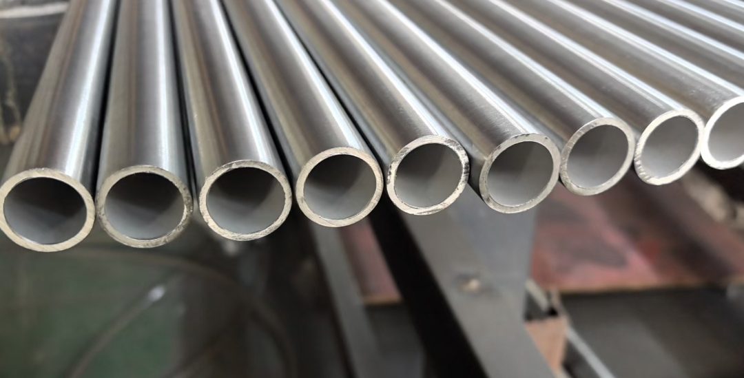 What are the advantages of using 304 stainless steel material